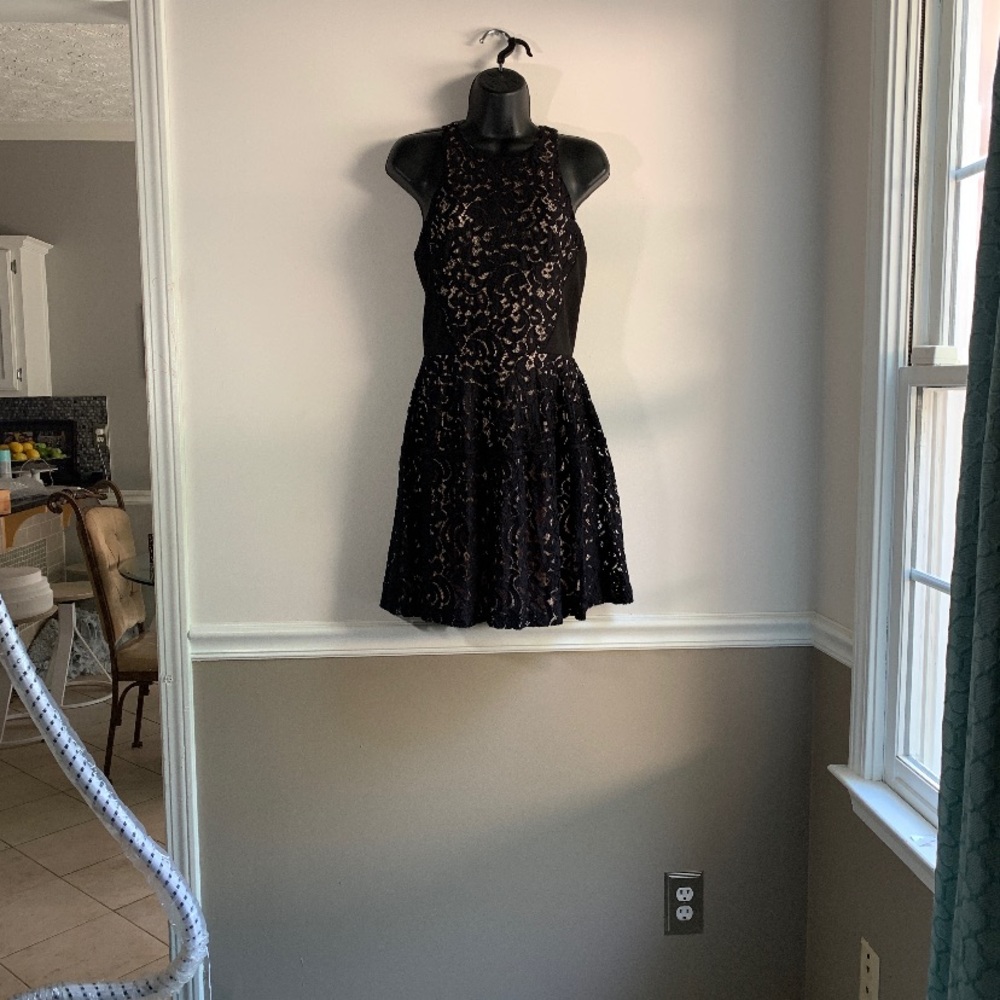 Dress - Picture 2 of 5